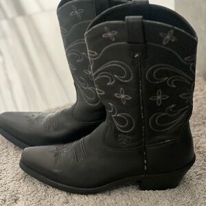 Ariat Black Leather Western Cowboy Boots with White Embroidery